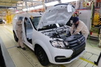АвтоВАЗ запустил пробное производство автомобилей Lada Largus в Ижевске