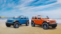 Компания Jeep провела премьеру пляжных внедорожников Gladiator и Wrangler