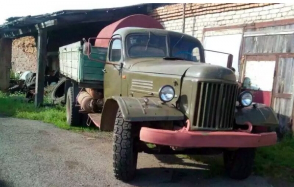 В Хакасии нашли в продаже редчайший грузовик ЗИЛ-164 за 190 000 рублей