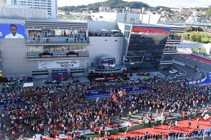SOCHI AUTODROM, RUSSIAN FEDERATION - SEPTEMBER 29: Fans flood onto the track after the race for the podium ceremony during the Russian GP at Sochi Autodrom on September 29, 2019 in Sochi Autodrom, Russian Federation. (Photo by Mark Sutton / Sutton Images)