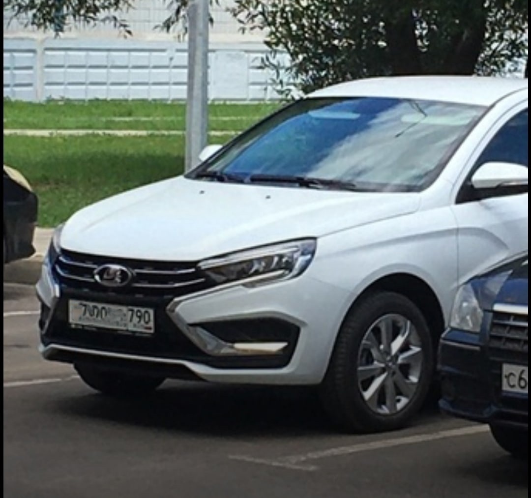 АвтоВАЗ обязал дилеров перекрашивать отличающиеся по цвету детали Lada  Vesta NG