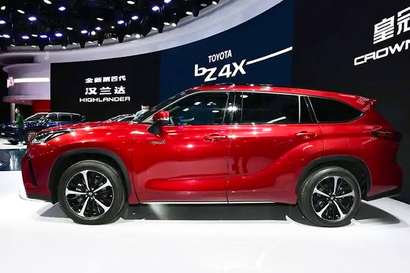 toyotacrownkluger3