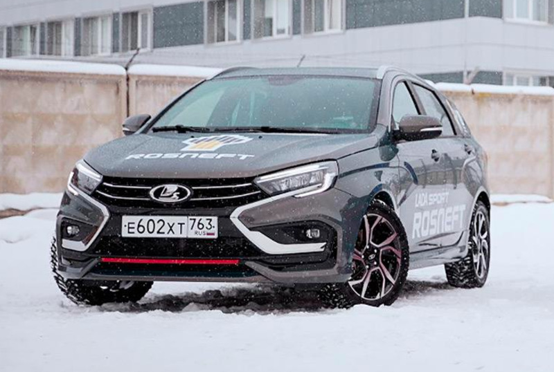 Так выглядит новая Lada Granta Sport в кузове лифтбэк. Свежесобранные автомобили засняли на заводе