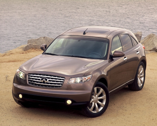 Эксперт «ЗР» назвал слабые места подержанного Infiniti FX за 1 млн рублей