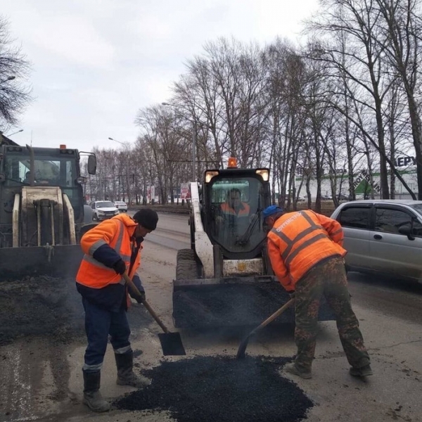 В Ульяновске на 25 улицах проведут ямочный ремонт горячим асфальтом