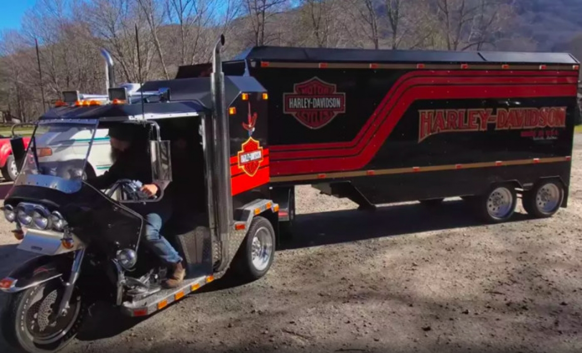 В США показали седельный тягач на базе мотоцикла Harley-Davidson