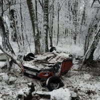 В районе Горячего Ключа автомобиль упал с обрыва