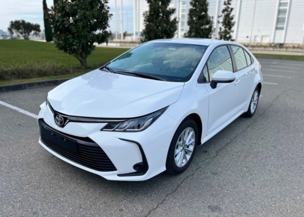 В России новые Toyota Corolla и Toyota Raize подешевели до 2,5 млн рублей