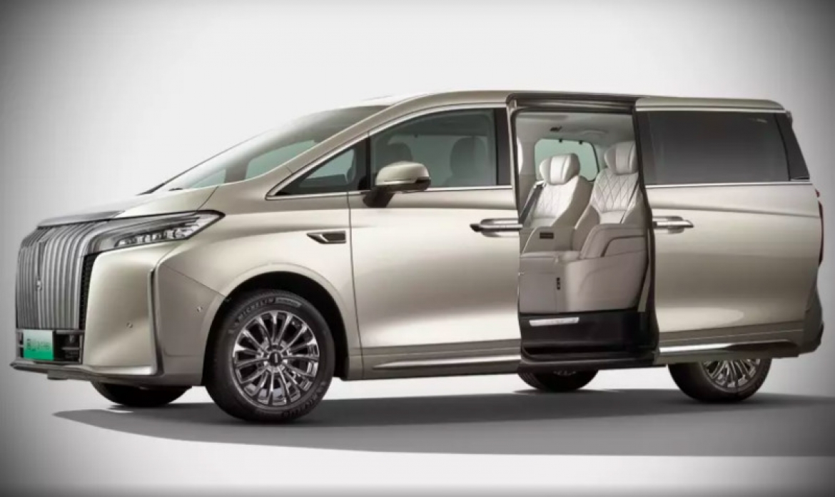 Концерн Great Wall представил аналогичный Toyota Alphard минивэн Wey Alpine