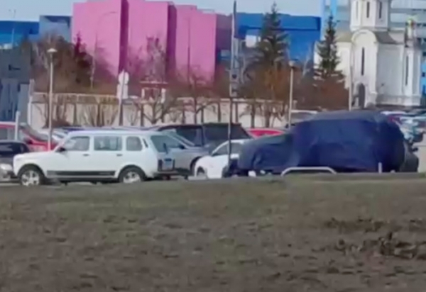 Новую модель Lada сняли на видео во время транспортировки в Тольятти