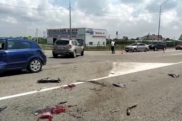 Два человека пострадали в Краснодарском крае в аварии с микроавтобусом