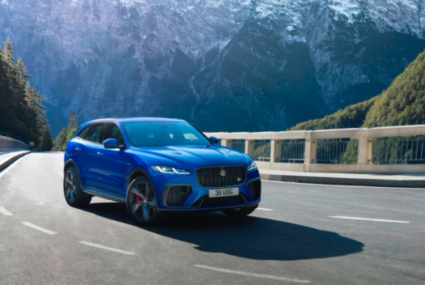 Jaguar обновил заряженную версию кроссовера Jaguar F-Pace SVR