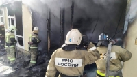 В Ростове минувшей ночью сгорел автосервис на улице Киргизской