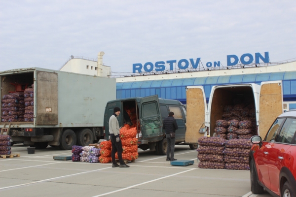 В Ростове овощной рынок временно перенесли на территорию старого аэропорта