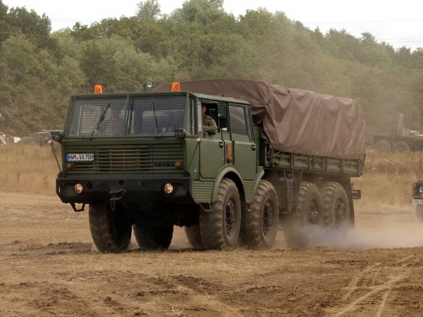 Из-за банкротства КрАЗа украинские военные пересядут на Tatra