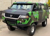 Житель Львова скрестил УАЗ «Буханка» с внедорожником Mitsubishi Pajero Sport
