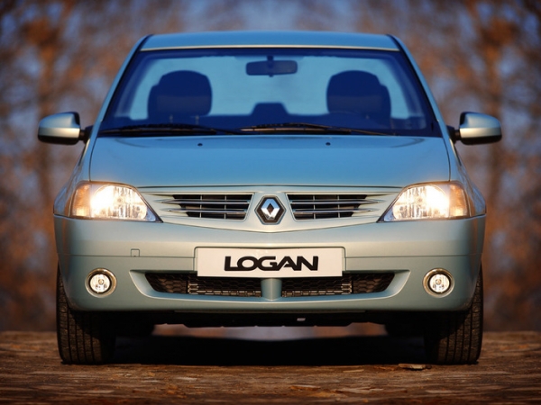 Renault Logan стал лучшим автомобилем с пробегом за 200 000 рублей на рынке РФ в 2023 году