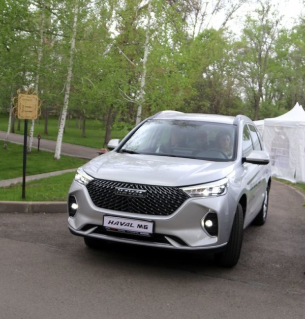 Компания Haval снизила стоимость кроссовера Haval M6 в России на 100 00 рублей