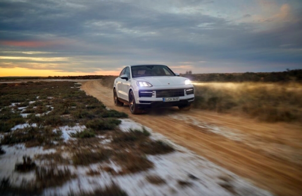 Компания Porsche представила обновленный Porsche Cayenne на автосалоне в Шанхае