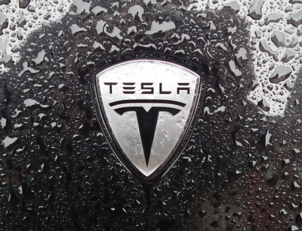 Tesla задержит выход новых моделей до 2023 года из-за дефицита микрочипов