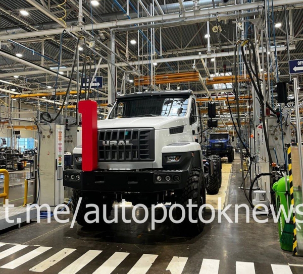 Бывший завод Volvo в РФ начал выпуск грузовиков «Урал» под маркой АМО и «Некст»