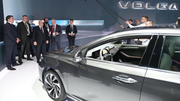 Китайский руль в автомобилях Volga возмутил премьер-министра Мишустина