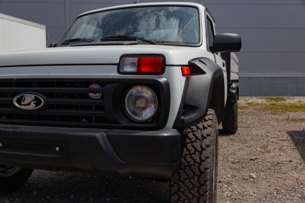 В России стартовали продажи грузовиков и тягачей на базе Lada Niva Legend и  Lada Granta