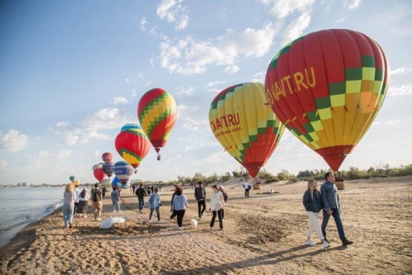 В Анапе на центральном пляже стартовал фестиваль воздушных шаров