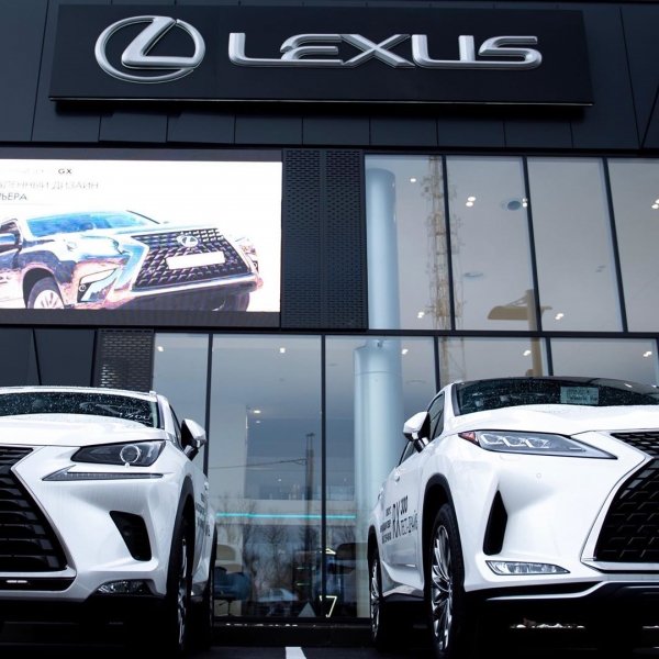 В России у официальных дилеров Lexus закончились оригинальные запчасти