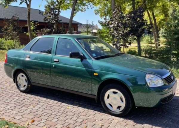 Седан Lada Priora прошел 1 млн километров. Автомобиль сняли на фото