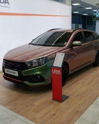 Дилер Lada продает самый дорогой универсал Vesta в России