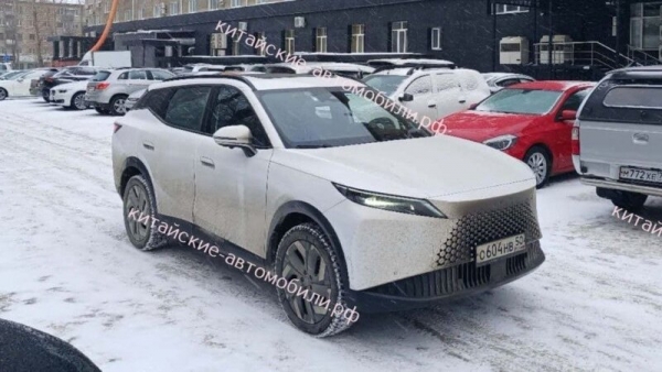 Новый кроссовер Omoda C7 сняли на фото в России до официальной премьеры