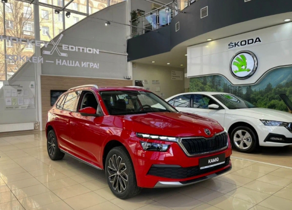 В России стартовали продажи Skoda Kamiq за 2,6 млн рублей. Авто сняли на фото