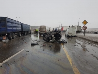 В Ростовской области грузовик раздавил ВАЗ-2107, пострадал водитель