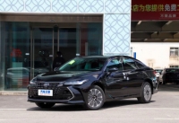 Новые бизнес-седаны Toyota Avalon подешевели в России на 1 млн рублей