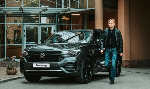 Volkswagen предоставил Валерию Карпину внедорожник Volkswagen Touareg