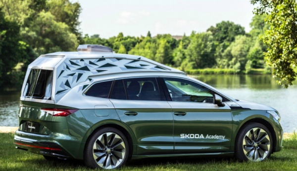 Компания Skoda представила офис на колесах Skoda Rodiaq с телевизором и кухней