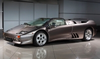В России за 35 млн рублей продажу легендарный суперкар 90-х Lamborghini Diablo