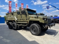 На форуме «Армия-2022» показали созданный за 25 дней бронеавтомобиль «Ахмат»