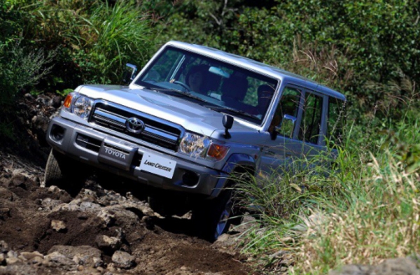 Toyota представит возрожденный внедорожник Toyota Land Cruiser 70 в сентябре 2023 года