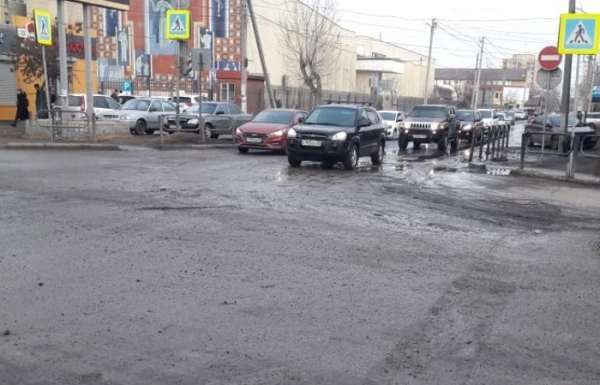 В Астрахани ГИБДД оштрафовала владельца дороги на 300 тысяч рублей