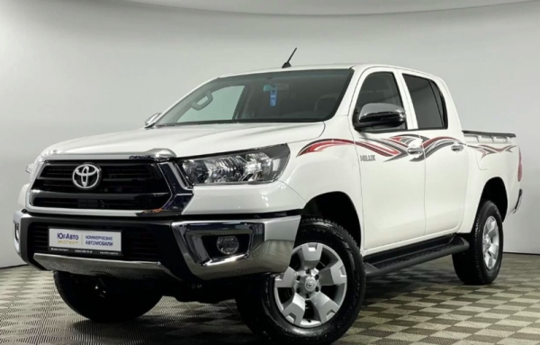 Новые пикапы Toyotа Hilux подешевели в России до 2,6 млн рублей в апреле 2023 года