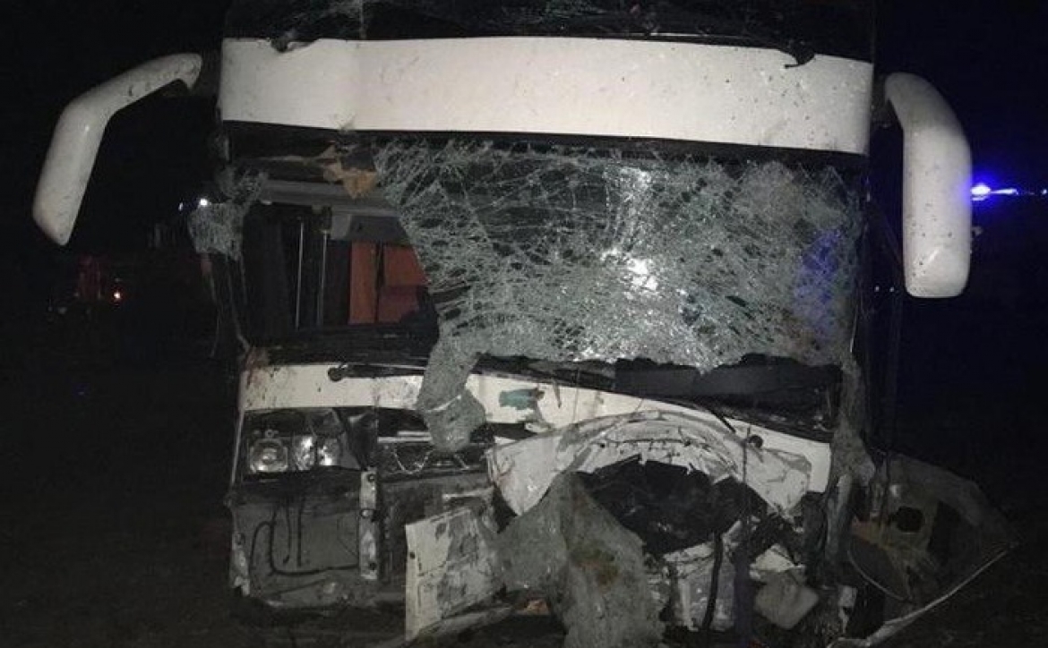 В Ростовской области в ДТП с автобусом два человека погибли и трое ранены