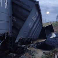 В Краснодарском крае из-за непогоды с рельсов сошел грузовой поезд