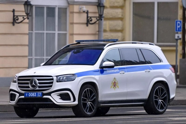 Российская полиция получила два роскошных Mercedes-Benz GLS. Авто сняли на фото