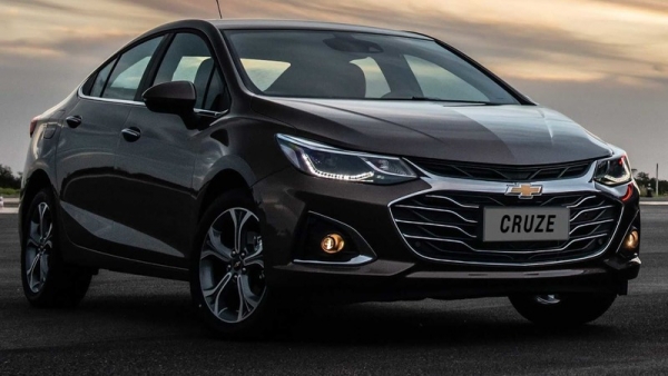 Стартовали продажи седанов Chevrolet Cruze для Китая по цене от 1 000 000 рублей
