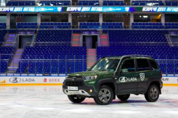 АвтоВАЗ начал продавать Lada Niva Travel в комплекте с рюкзаком и термокружкой