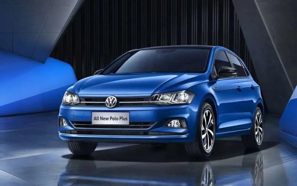 Дилеры привезли в РФ Volkswagen Polo Plus за 1,8 млн рублей. Авто сняли на фото