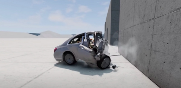 В сети смоделировали видео столкновения Mercedes-Maybach со стеной на скорости 300 км/ч