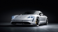 Электромобиль Porsche Taycan обошел по продажам спорткар Porsche 911